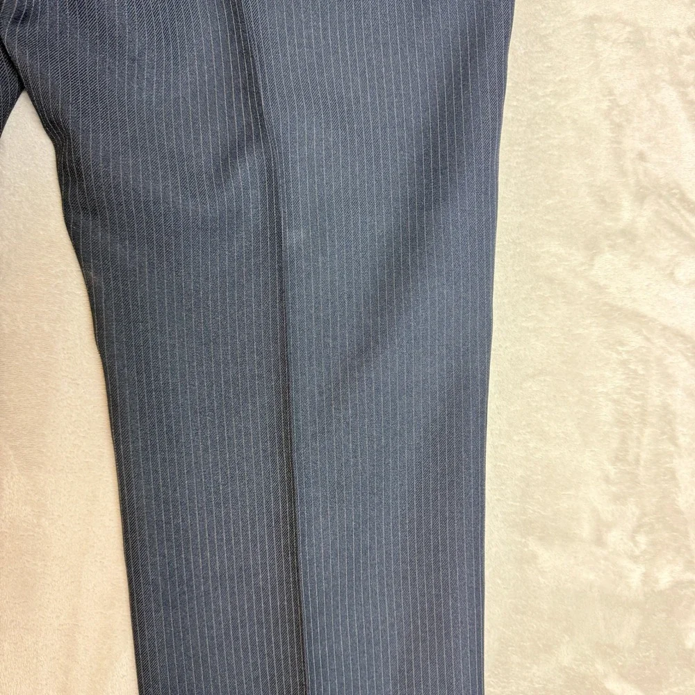 Levis pre owned